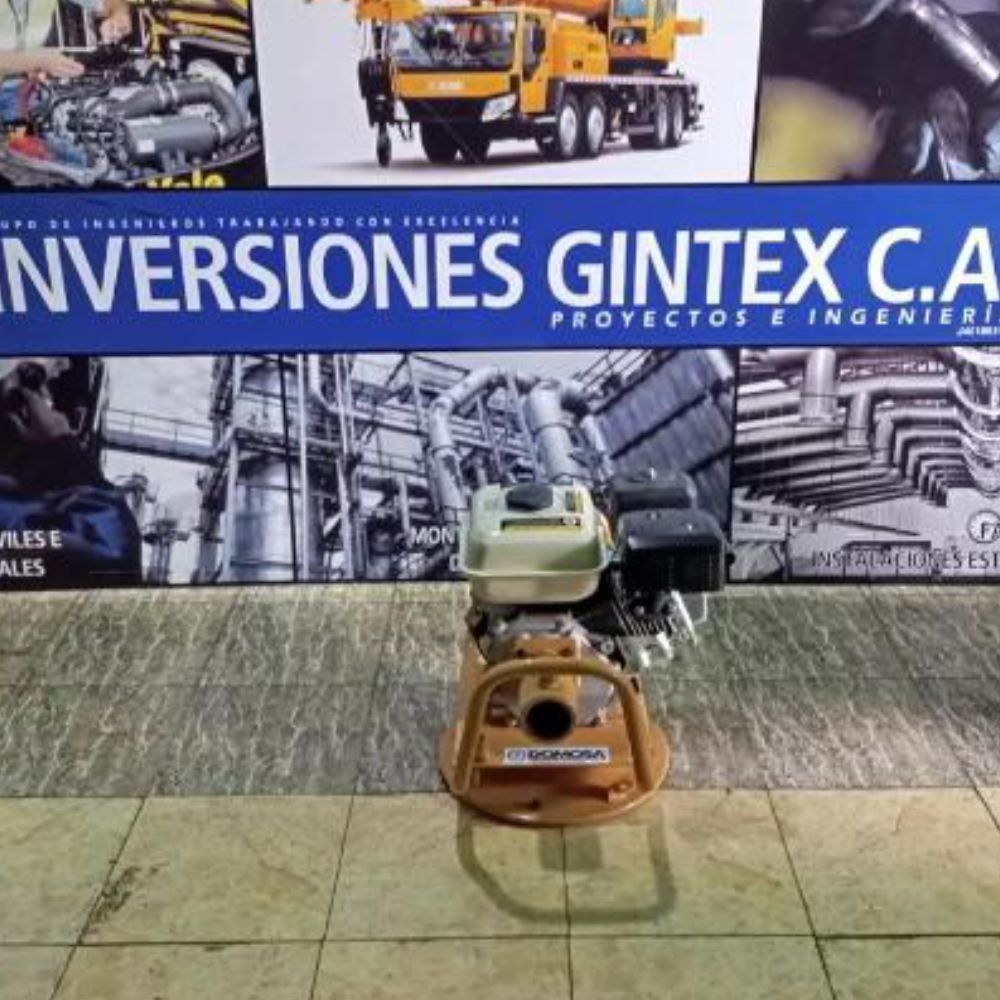 Vibradora de concreto marca Domosa a gasolina en alquiler - Inversiones Gintex - Venezuela